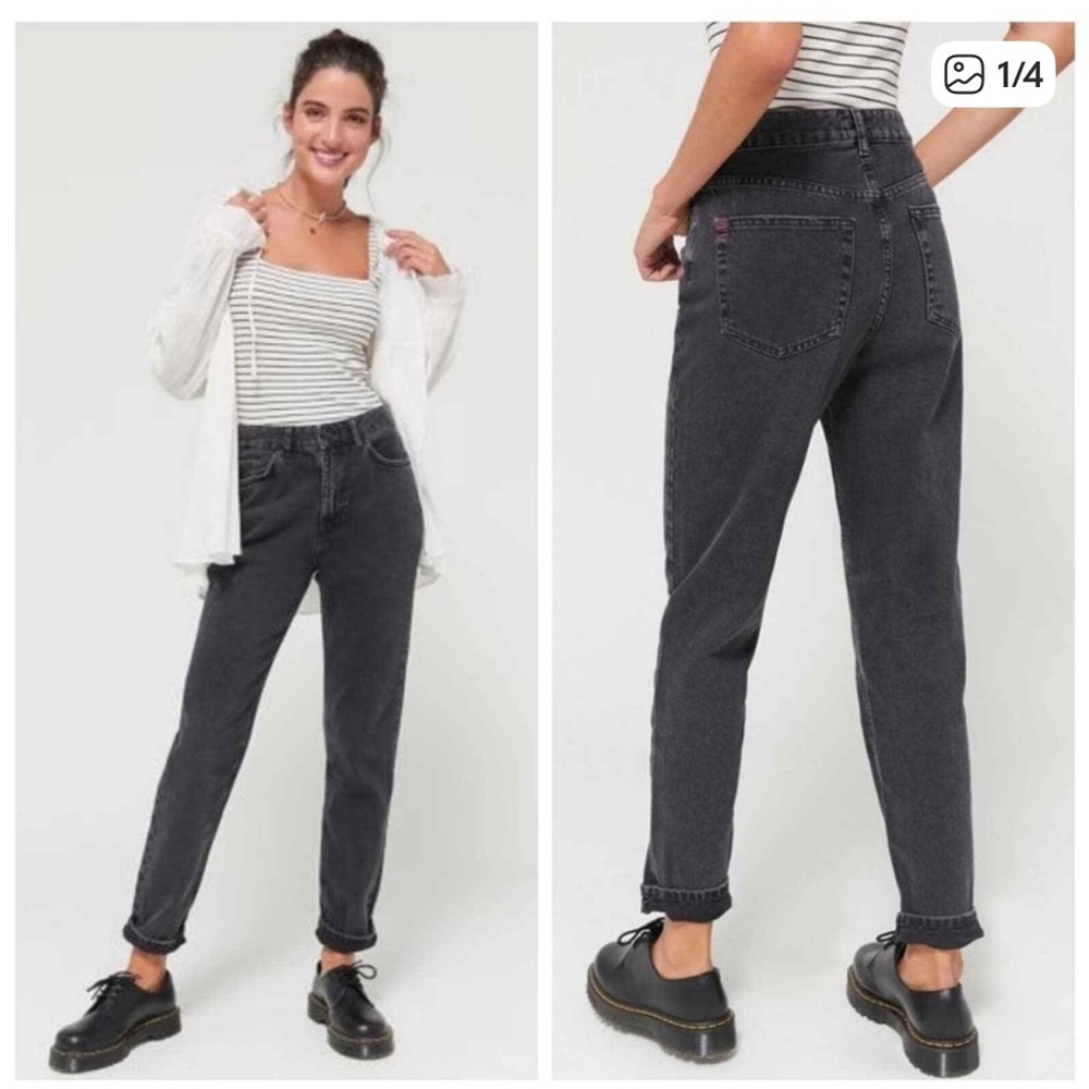 BDG Women's Straight-leg Jeans in Washed Black - Mom Fit SIZE 24